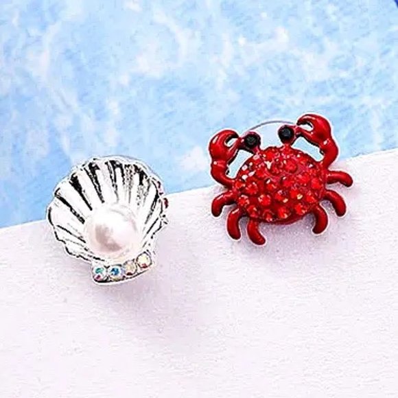 Crab & Pearl Clam Shell Asymmetrical Rhinestone Stud Earrings - Picture 2 of 4